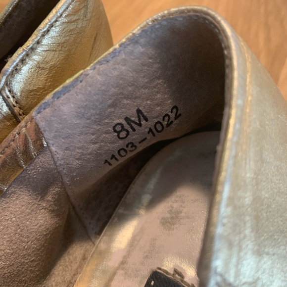 Vintage Gold Shoes - Picture 3 of 5